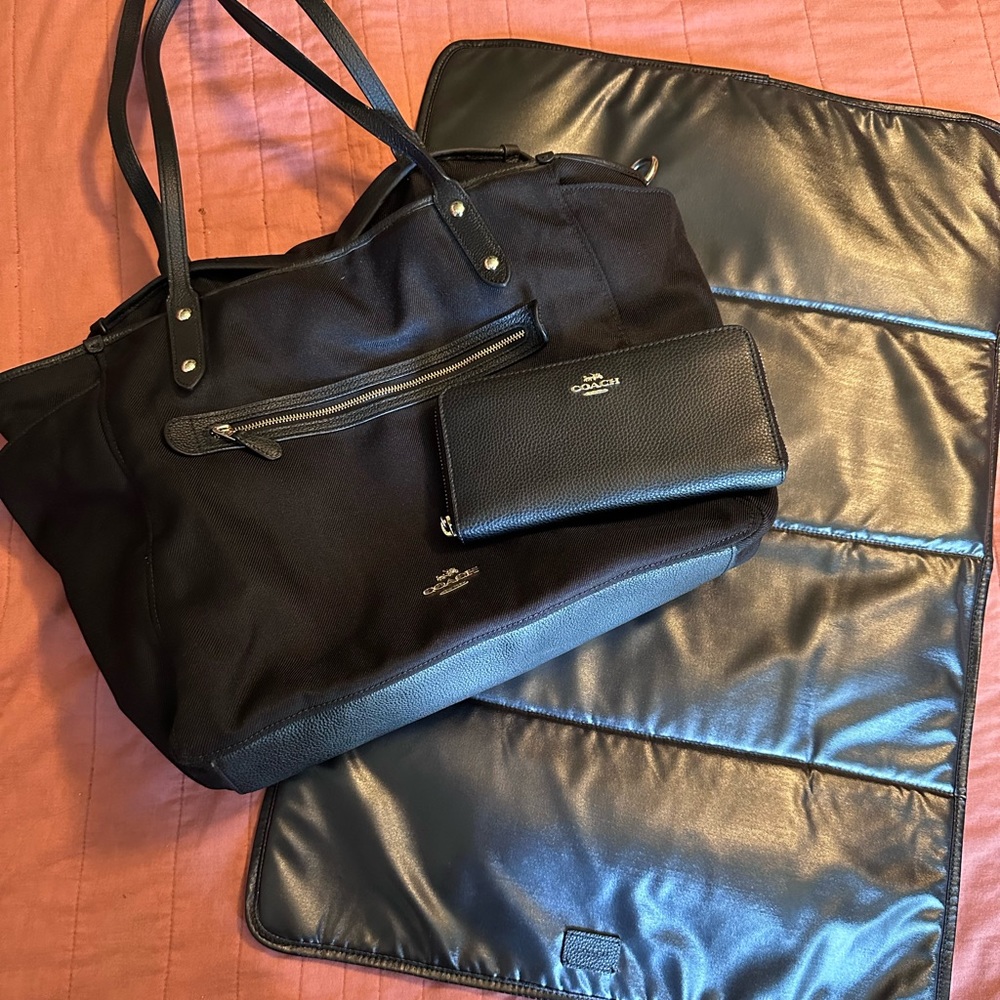 🖤 Coach Diaper Bag and Wallet Set! 🖤